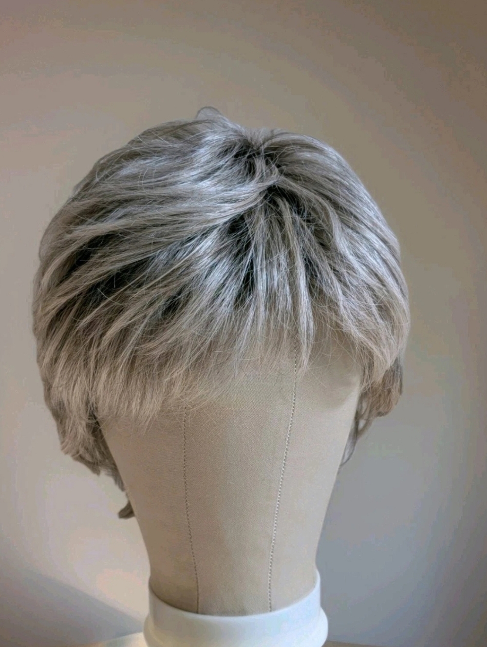 Raquel Welch Short Blonde Shag Wig Honey Cool Blonde Rooted SS17/23
